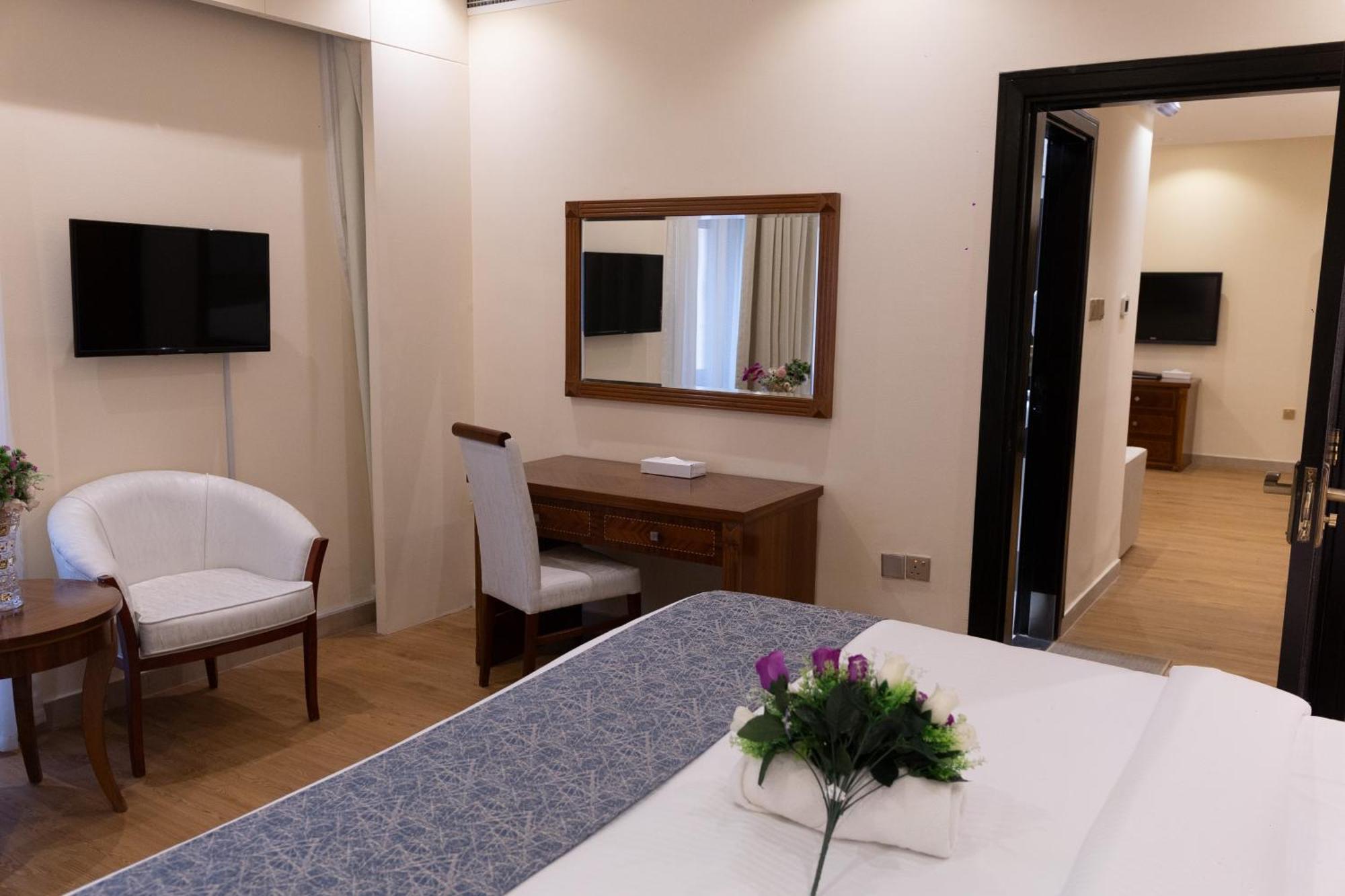 Vendome Plaza Hotel Dubai Exterior foto